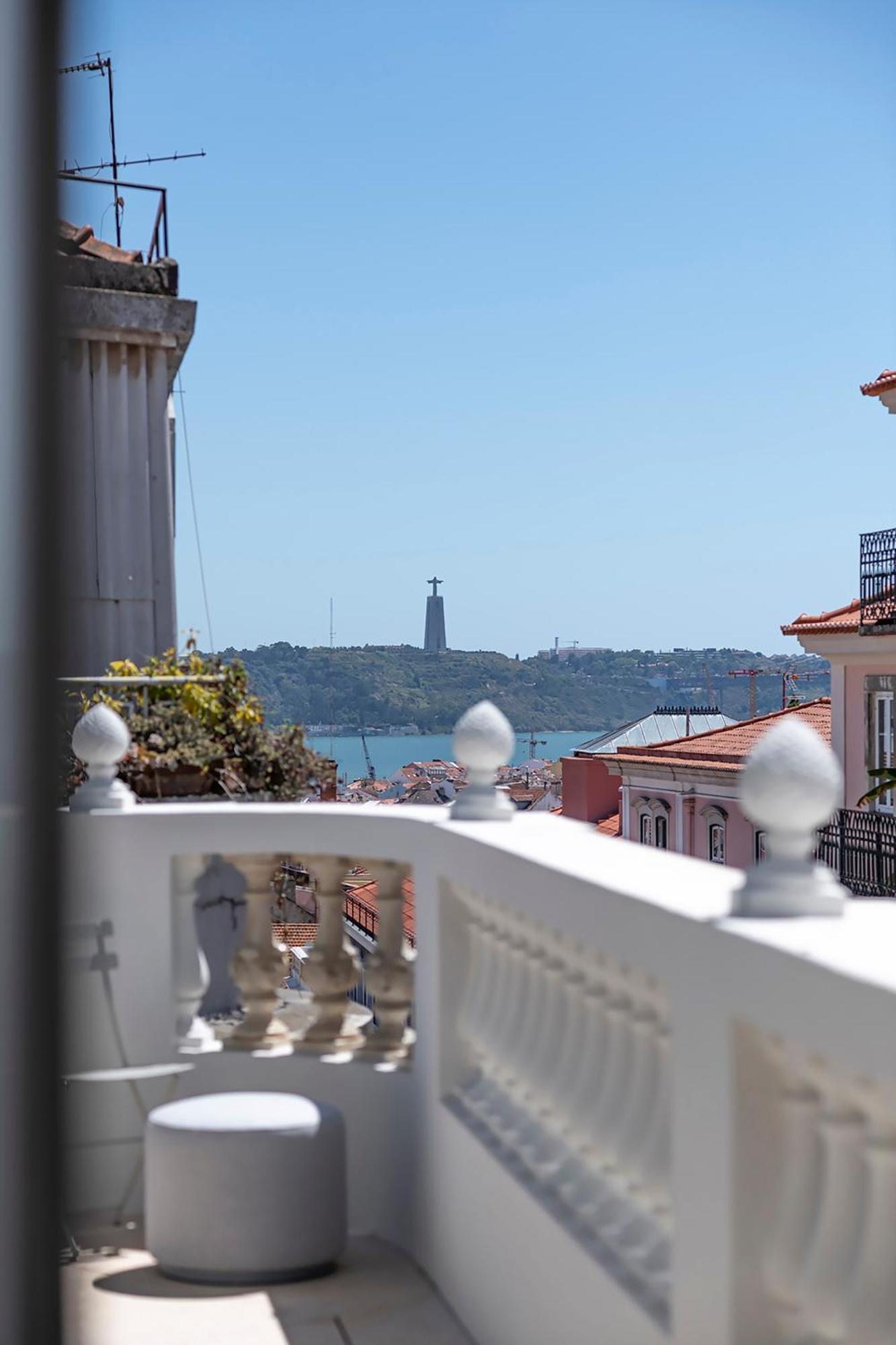 Montecarmo12 - Design Boutique Hotel Lisbon Exterior photo