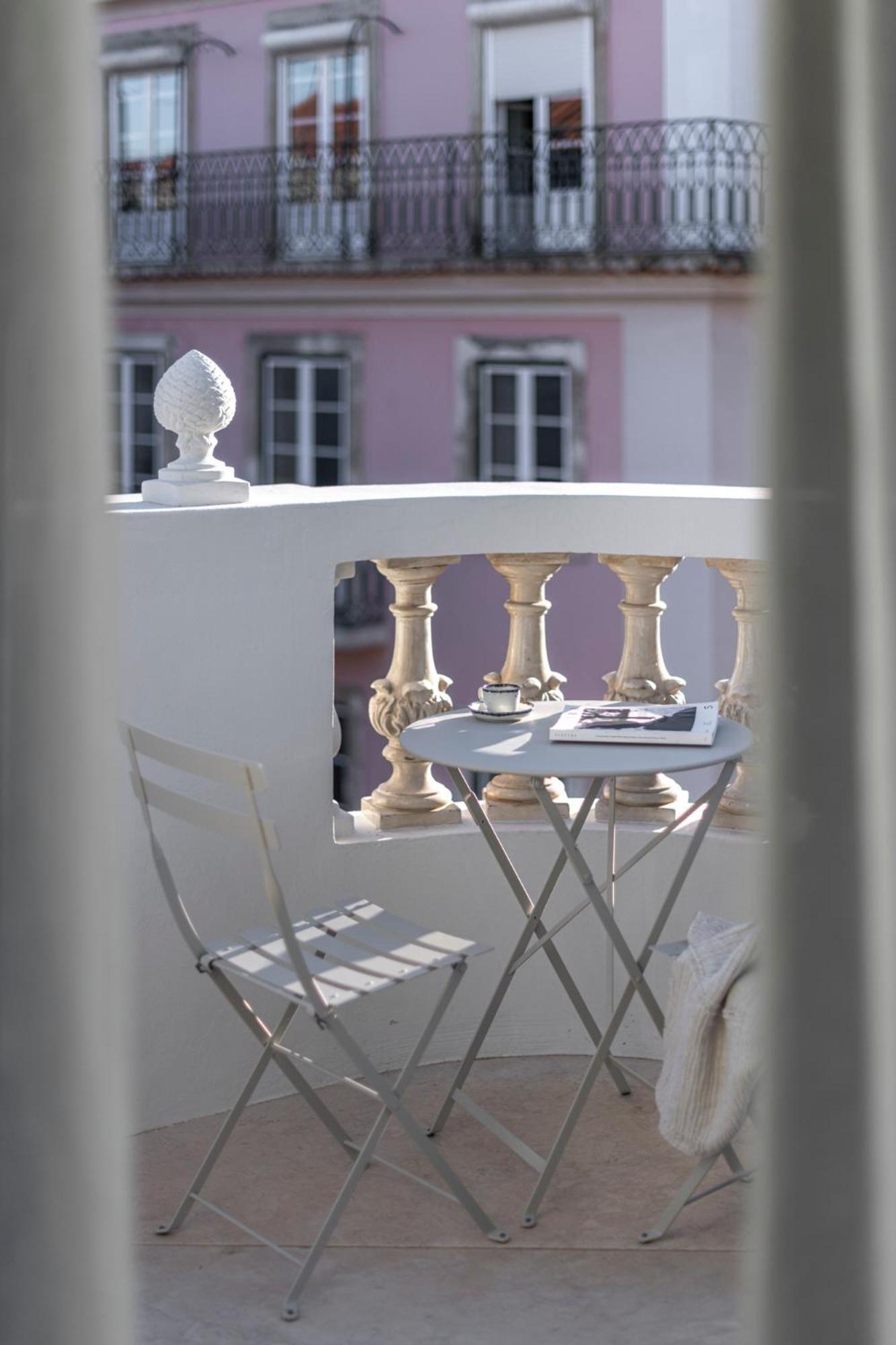 Montecarmo12 - Design Boutique Hotel Lisbon Exterior photo